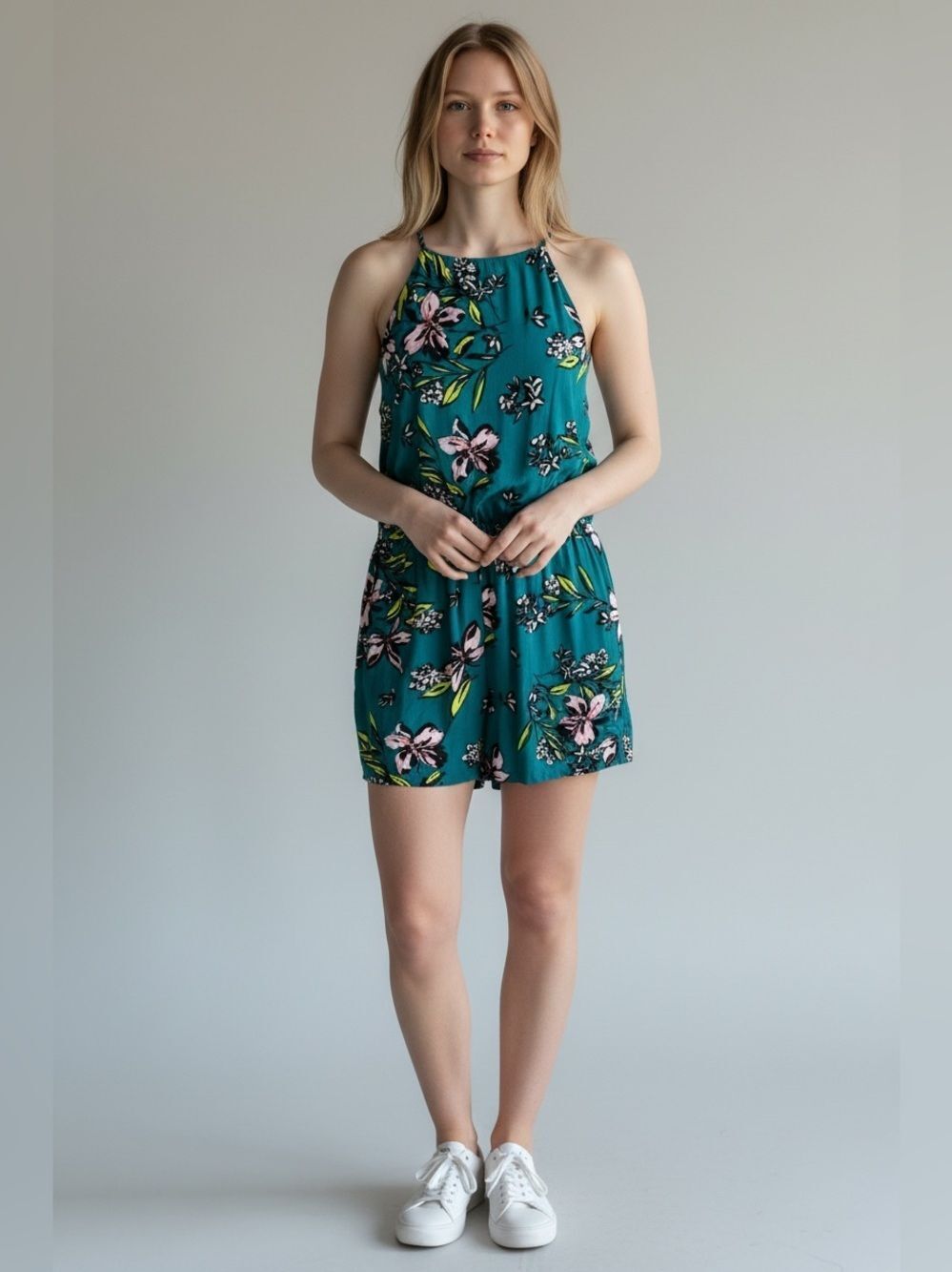 SO by Kohls High Neck Floral Romper. Size Large